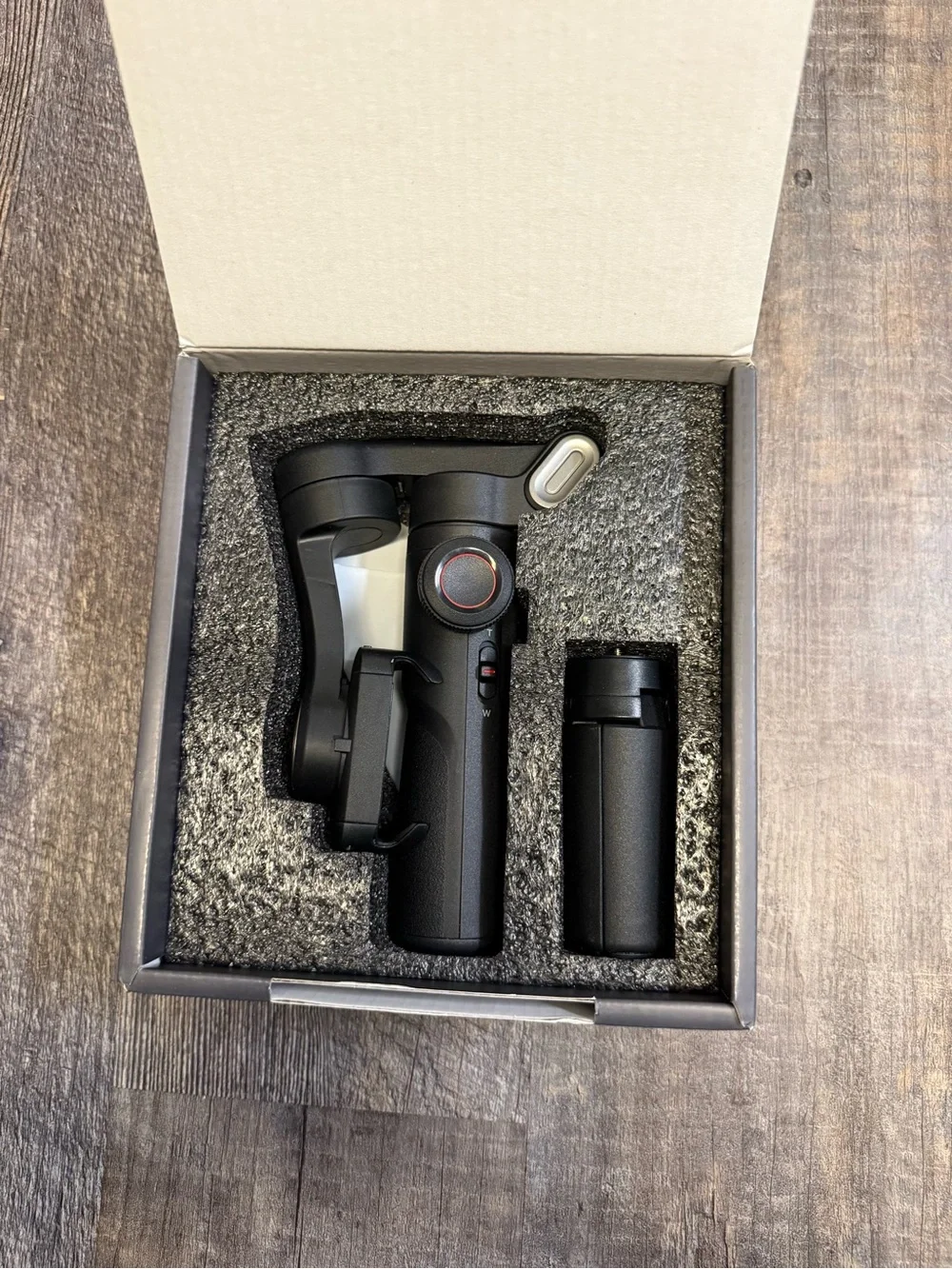 AOCHUAN Smart XE 3-Axis Smartphone Gimbal Stabilizer – NEW / Never Used